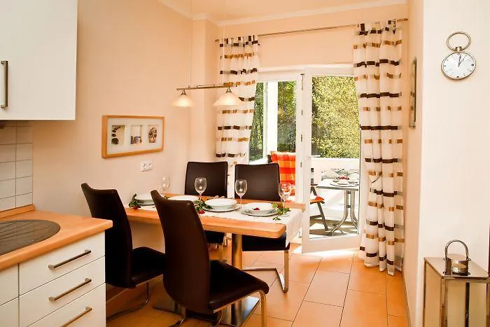 شقة Appartmenthaus Laura *