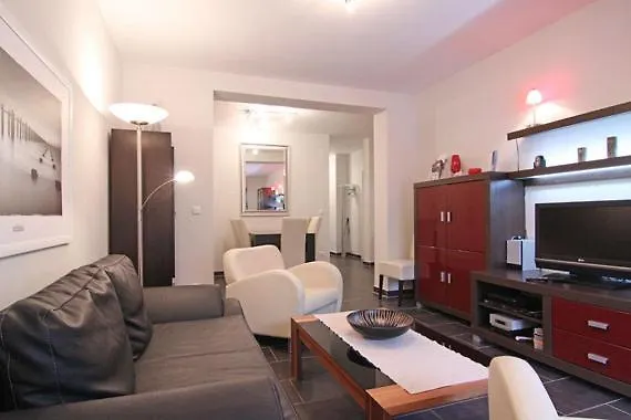 شقة Appartmenthaus Laura *