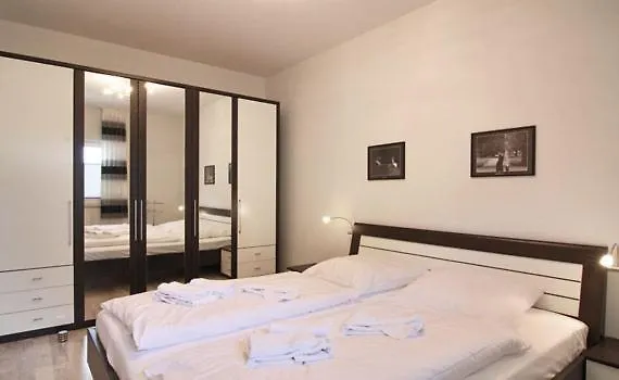 Appartmenthaus Laura شقة *